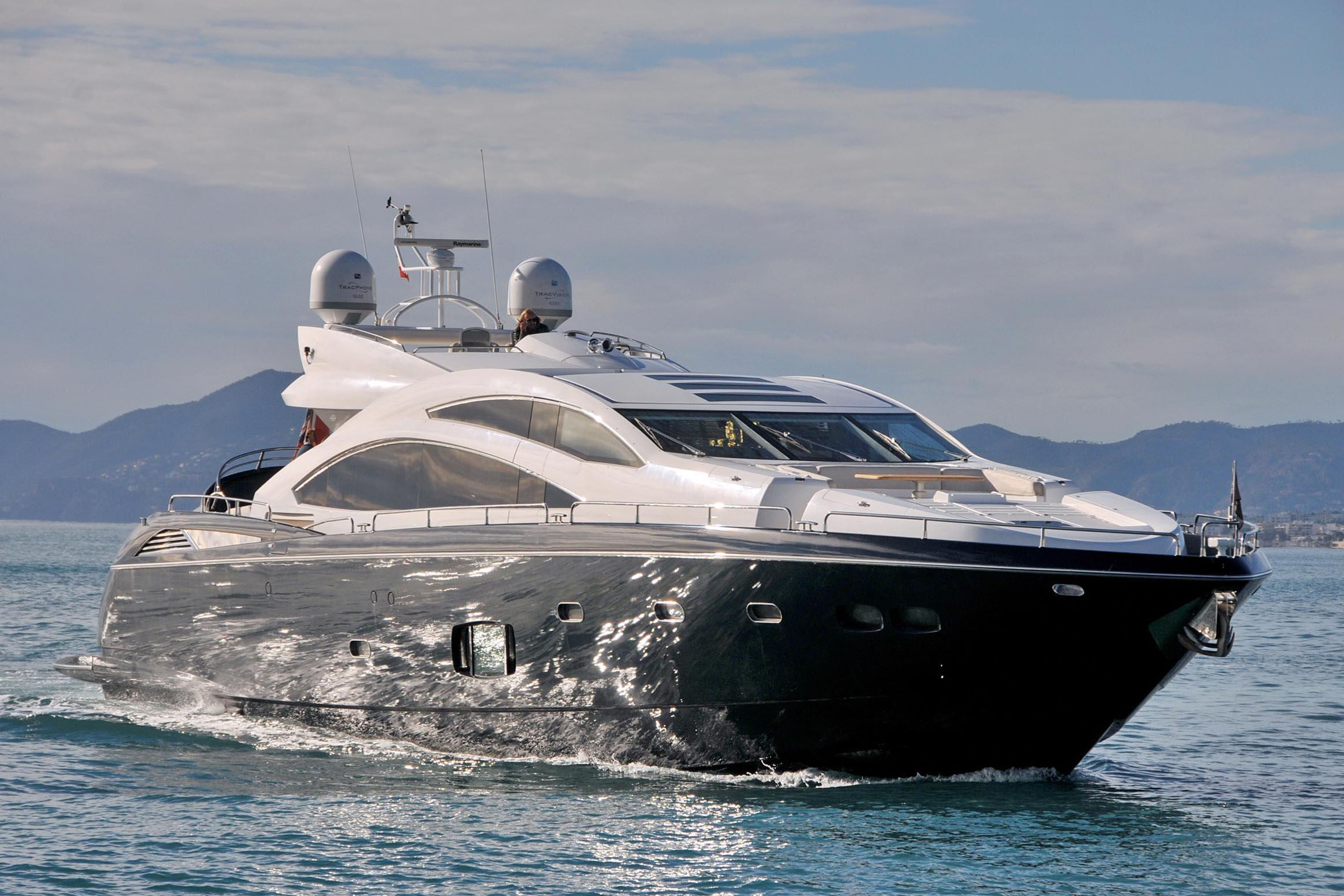 SUNSEEKER PREDATOR 84 - ARIYAS